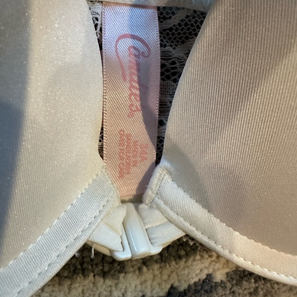 Candie's White Lace Racerback Bra - Picture 3 of 5